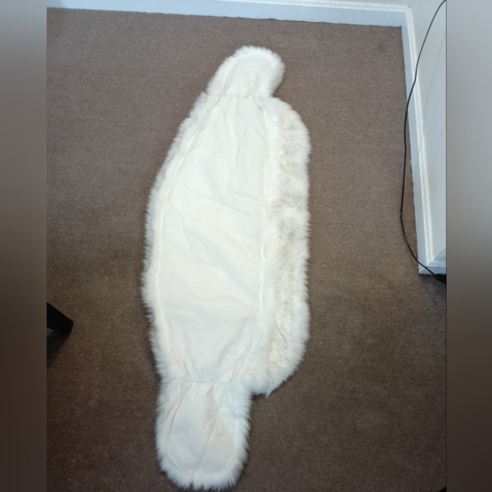 Elegant White Faux Fur Shawl  Length 55" Wide 18" - Picture 6 of 7